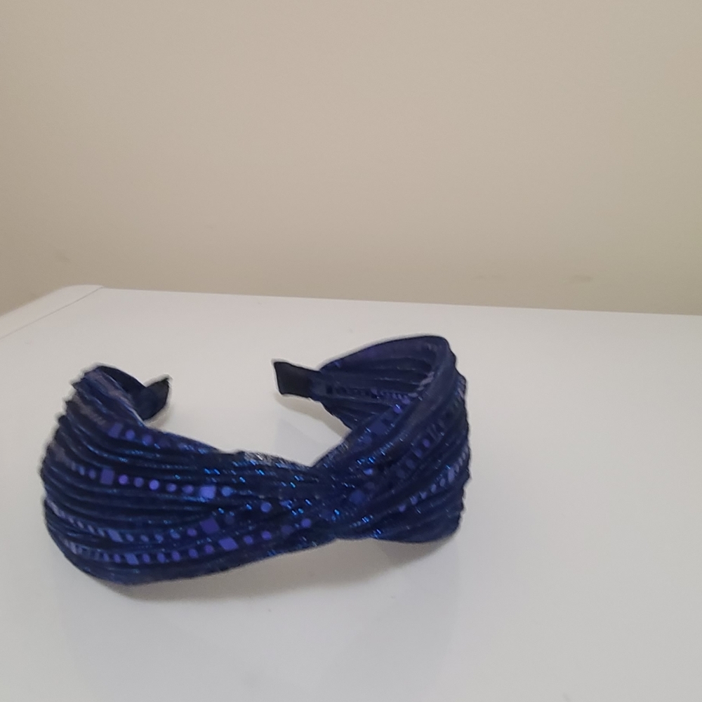 Hairband - Picture 6 of 7